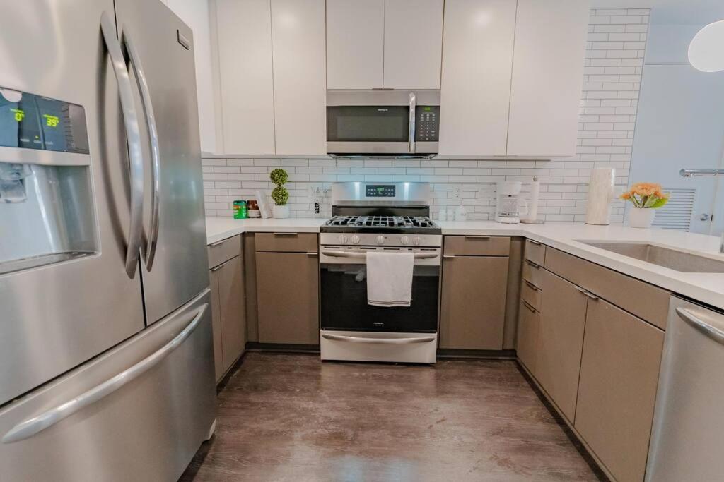 Ferienwohnung Downtown Paradise Escape With 2 Pools / Hot Tubs Los Angeles Exterior foto